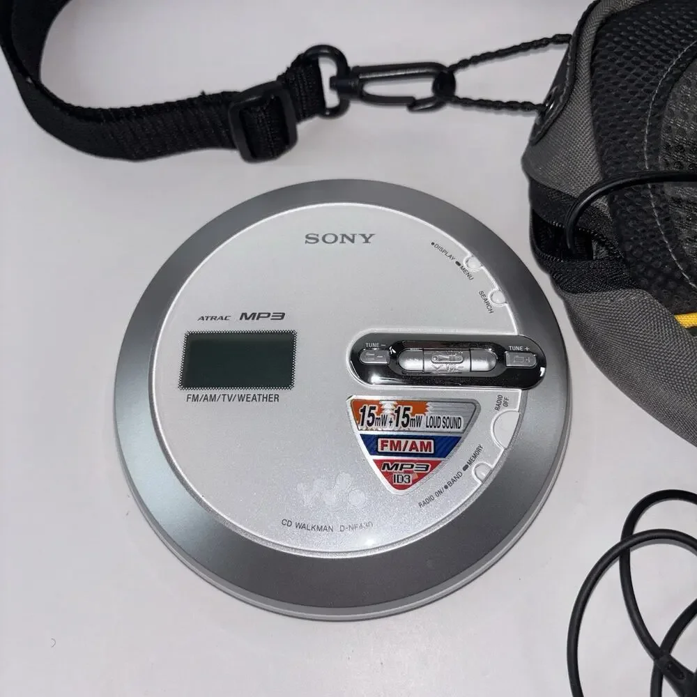 SONY WALKMAN PORTABLE CD PLAYER RADIO Weather ATRAC MP3 Case Tested Works Great!